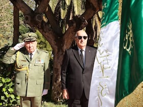 Le président algérien Abdelmadjid Tebboune et le chef de l'armée, Saïd Chengriha.