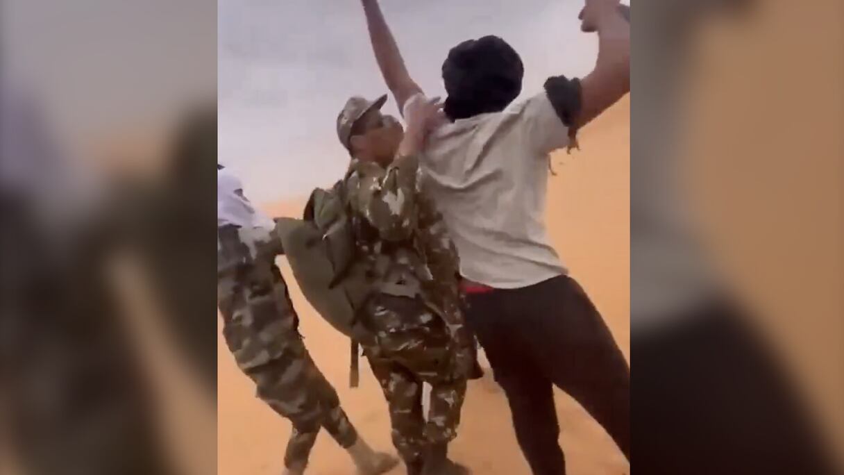 Lors d'une intervention violence des forces algériennes à l’intérieur des camps de Tindouf.