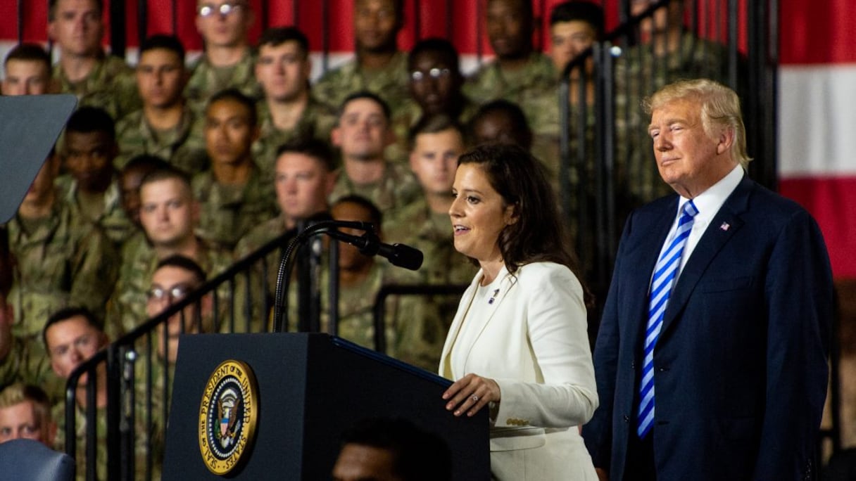 La députée américaine Elise Stefanik avec le président Donald Trump.