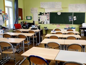 Une classe vide. (Photo d'illustration)