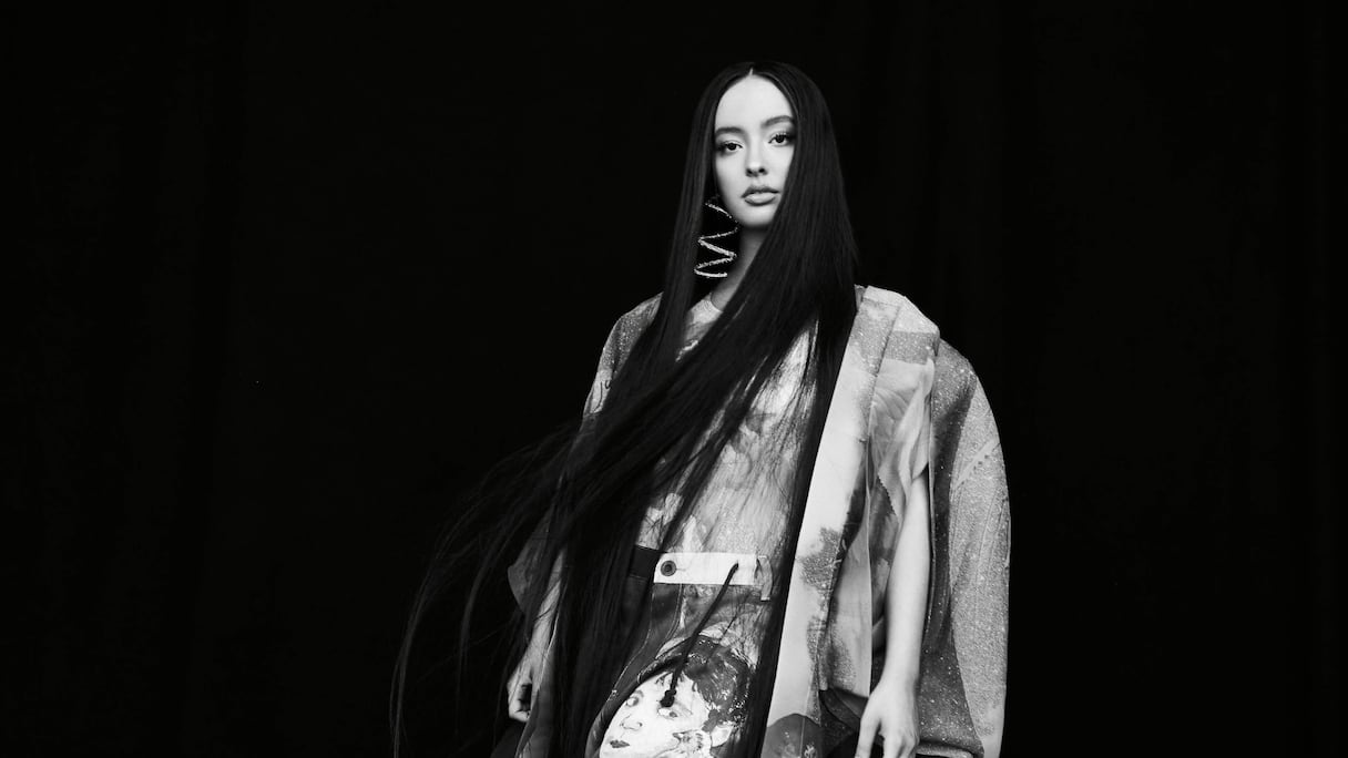 La chanteuse marocaine Faouzia a performé en live lors d'un diner de gala organisé à Marrakech par Valentino.