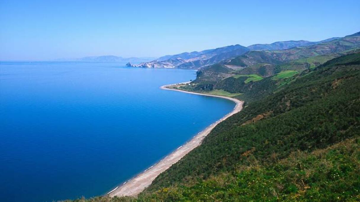 شاطئ واد لاو