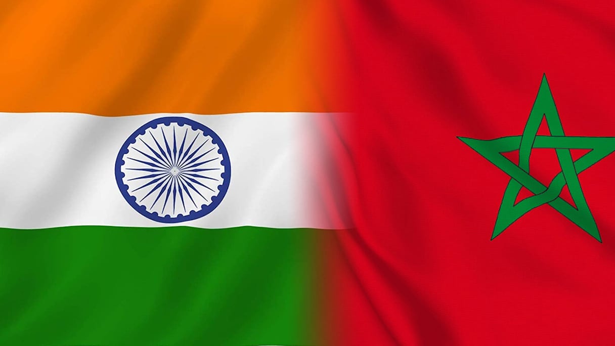 Drapeaux de l'Inde et du Maroc.
