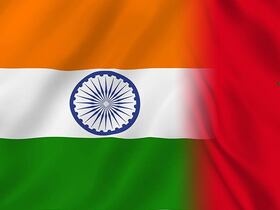 Drapeaux de l'Inde et du Maroc.