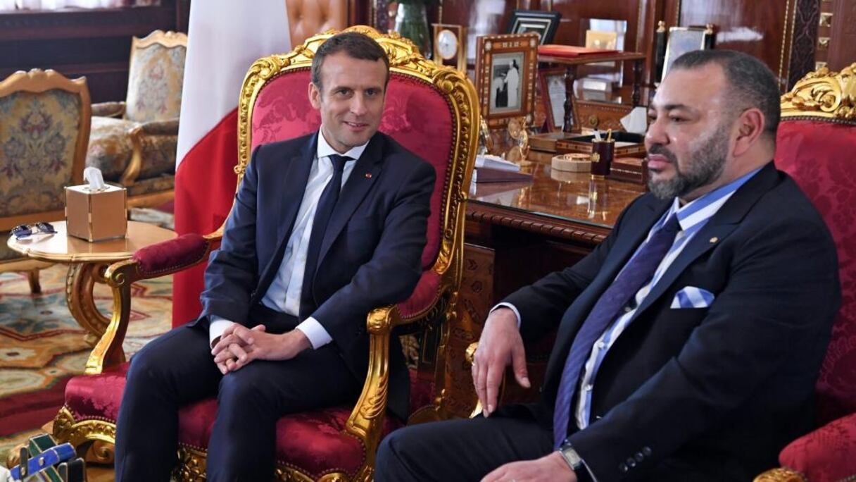 Le roi Mohammed VI et le président français Emmanuel Macron lors de leur entretien, mercredi 14 juin, à Rabat.