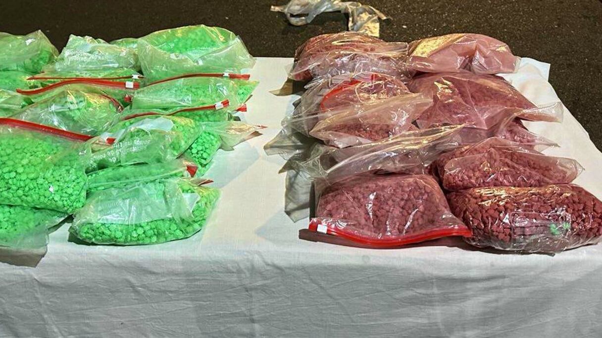 إجهاض محاولة لتهريب 173 ألف و650 قرص مخدر على متن شاحنة مسجلة بالخارج، كانت قادمة من أحد الموانئ الأوروبية.