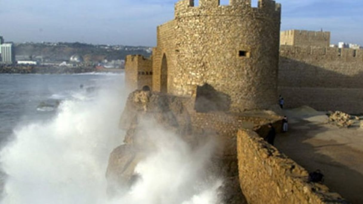 La forteresse de Safi, ville sous domination portugaise de 1488 à 1541, fut contruite par le grand navigateur portugais Vasco de Gama, découvreur des Indes. L'occupation dura 53 ans, puis les Portugais, qui venaient de perdre Agadir, décidèrent d'évacuer Safi.