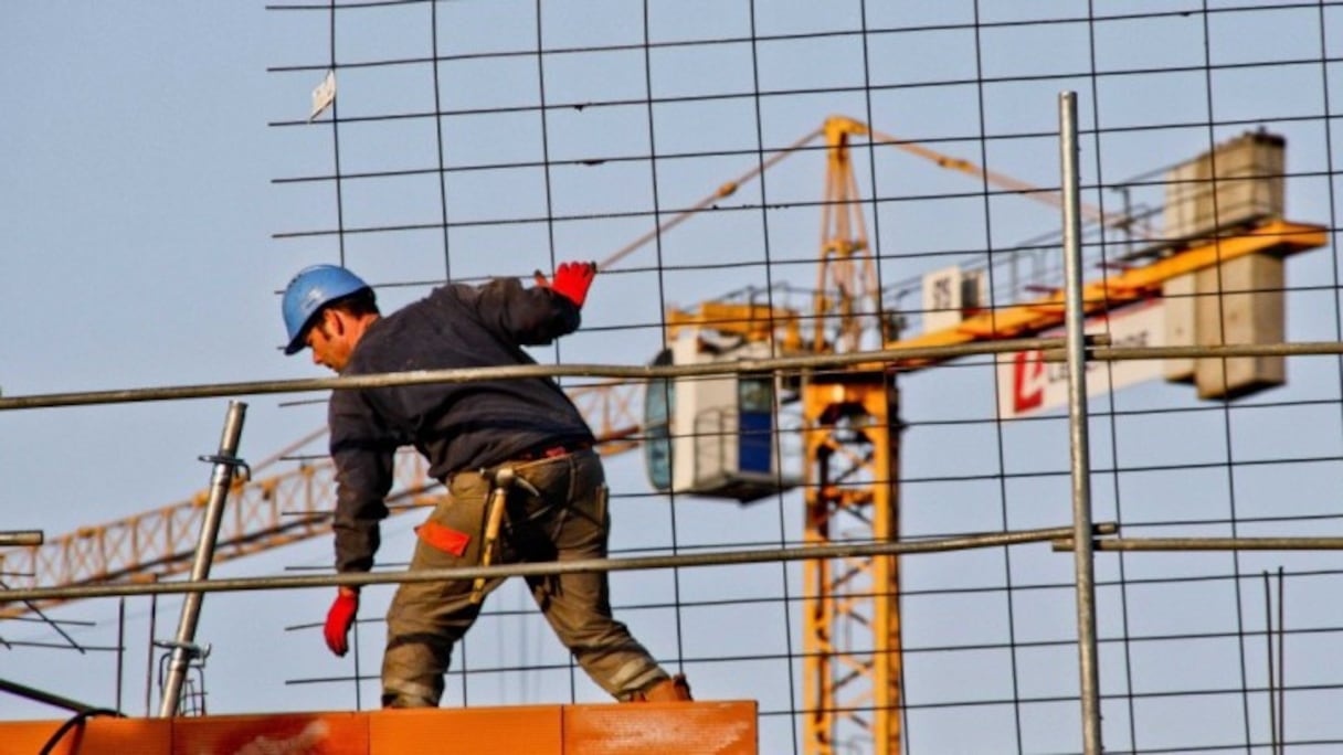 Sur un chantier de construction.