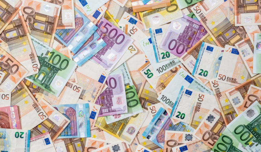 Billets de banque de différentes coupures de la monnaie européenne, l'euro