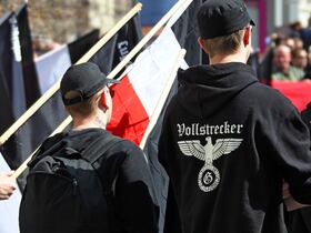 Des militants néonazis en France.