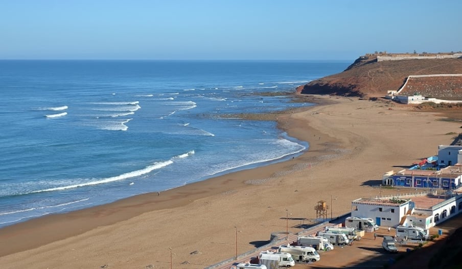 La Plage Rouge, Sidi Ifni, au sud du Maroc.