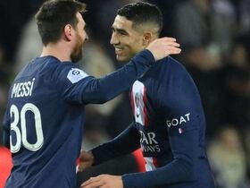 Achraf Hakimi et Lionel Messi lors du match PSG-Toulouse, le 4 février 2022.