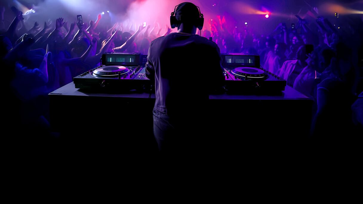 Les festivals de musique électronique confrontés à une organisation chaotique.