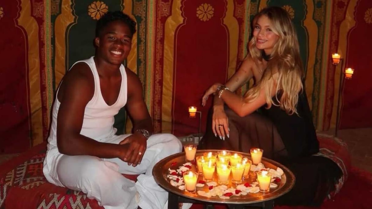 Le joueur international Endrick qui évolue au Real Madrid et son épouse Gabriely Miranda, à Marrakech.