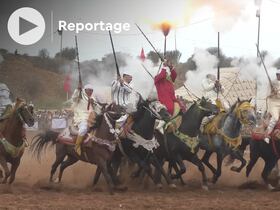 La reprise de la Tbourida, manifestation équestre qui prend fin le 28 août 2022, a été accueillie avec joie par les habitants de Rabat.