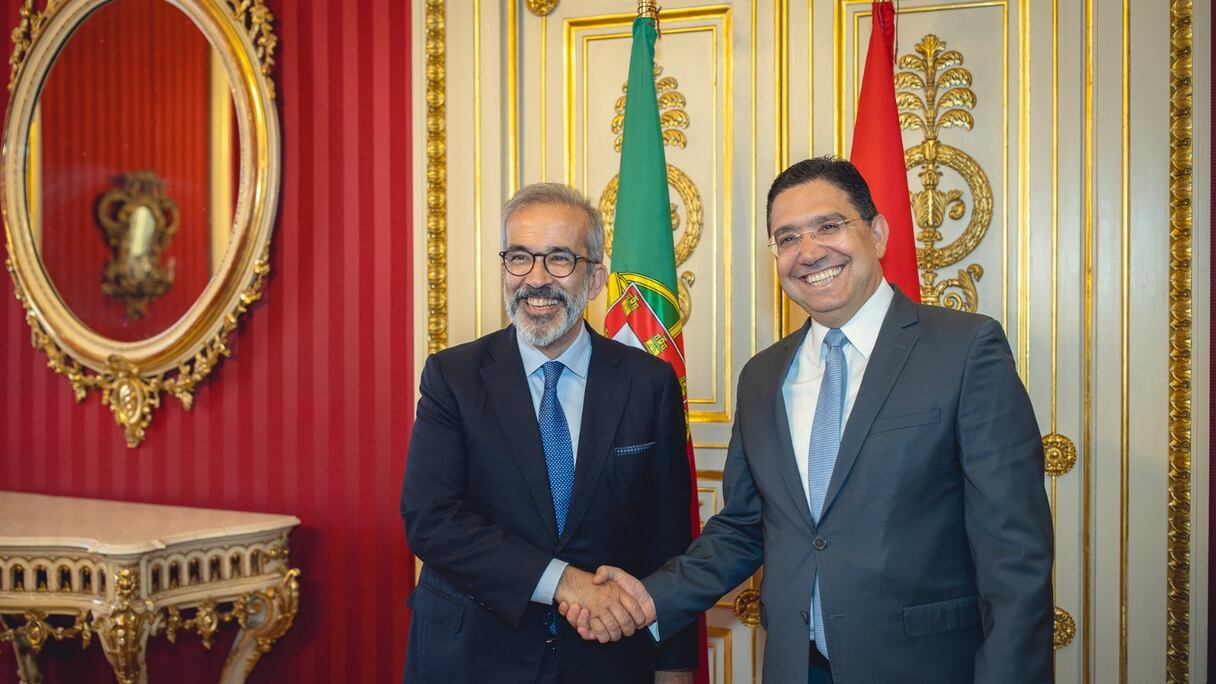 Lors de la rencontre entre Nasser Bourita et le ministre d’État et des Affaires étrangères du Portugal, Paulo Rangel, mardi 22 juillet 2025 à Lisbonne.