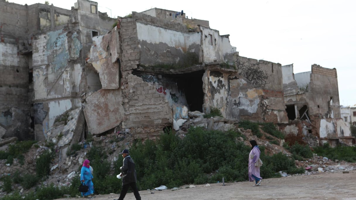 Habitants et voisinages sont menacés par les risques d'écroulement de ces habitations