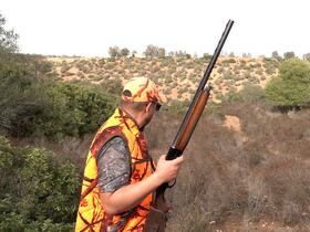 Un des chasseurs ayant participé à la battue (Y.Manna/Le360);