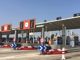 Un péage d'autoroute au Maroc.