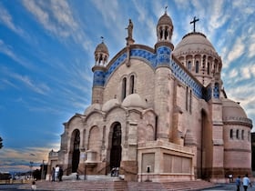 La Basilique Notre-Dame d'Afrique, à Alger.