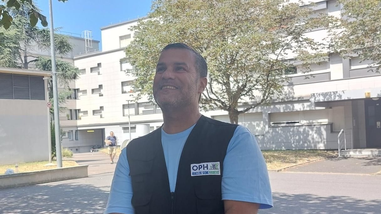 Moulay Bahsine, gardien d'immeuble de la résidence Lyautey, à Courbevoie.