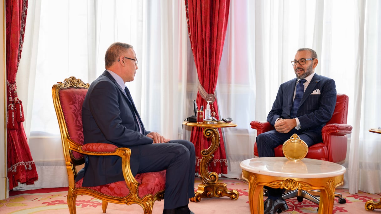 Le Roi Mohammed VI a reçu, jeudi 5 octobre 2023 au Palais royal de Rabat, le ministre délégué chargé du Budget, Fouzi Lekjaa, nommé président du Comité Coupe du monde 2030 par le Souverain.