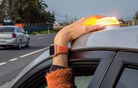 Avec sa couleur orange, le gyrophare V-16 est visible dans un rayon d’un kilomètre.