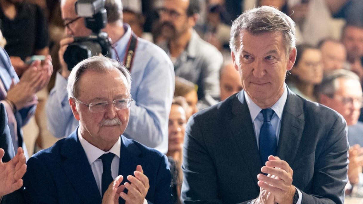 Alberto Núñez Feijóo, chef du PP et le président de Ceuta, Juan Vivas.