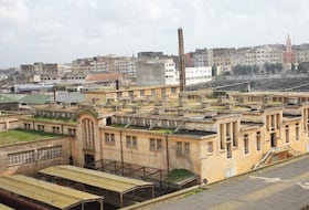 Situé à l’ouest de la ville, Hay Mohammadi nait de l’essor économique et industriel de Casablanca et suivra son évolution.