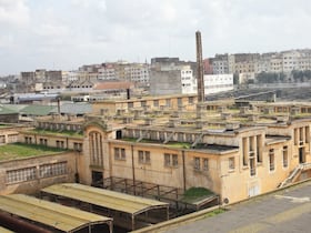 Situé à l’ouest de la ville, Hay Mohammadi nait de l’essor économique et industriel de Casablanca et suivra son évolution.