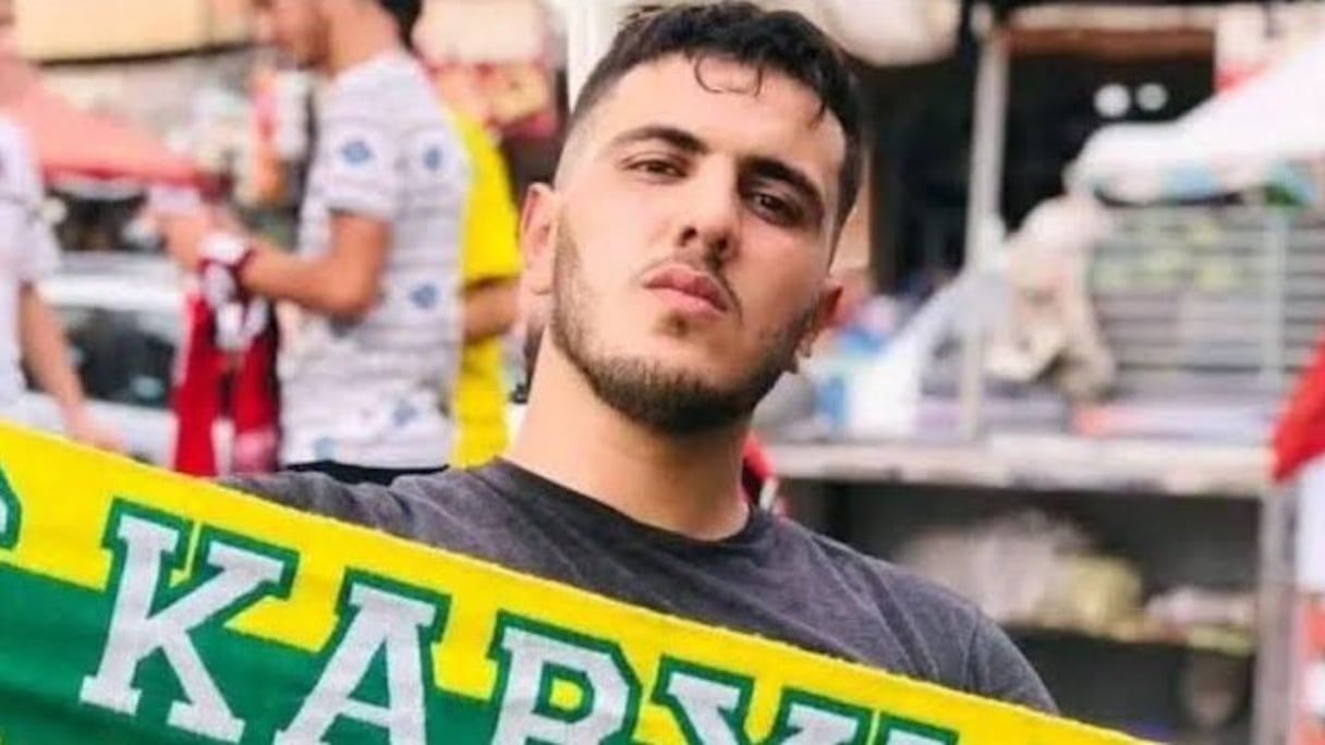 Lyes Guernine, jeune kabyle de 22 ans, emprisonné en Algérie pour avoir porté le maillot de l'équipe nationale marocaine.