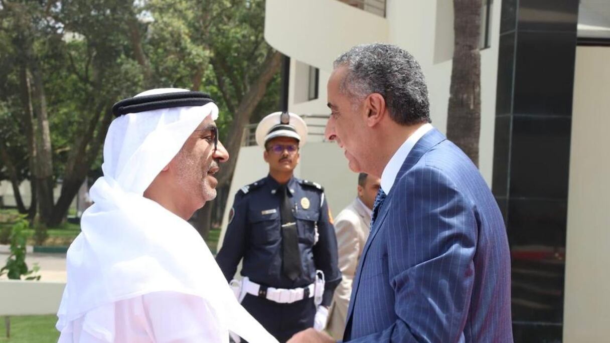 Le Directeur général du pôle DGSN-DGST et le chef du Service national des renseignements de l’Etat des Emirats Arabes Unis frère, Ali Obaid Al-Dhaheri, mardi 1er juillet 2025 à Rabat.