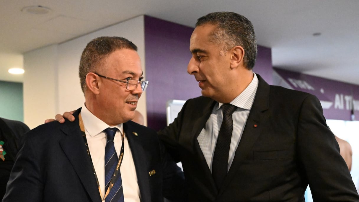 Abdellatif Hammouchi et Fouzi Lekjaa au stade Al Thumama à Doha, le jeudi 1er décembre 2022.