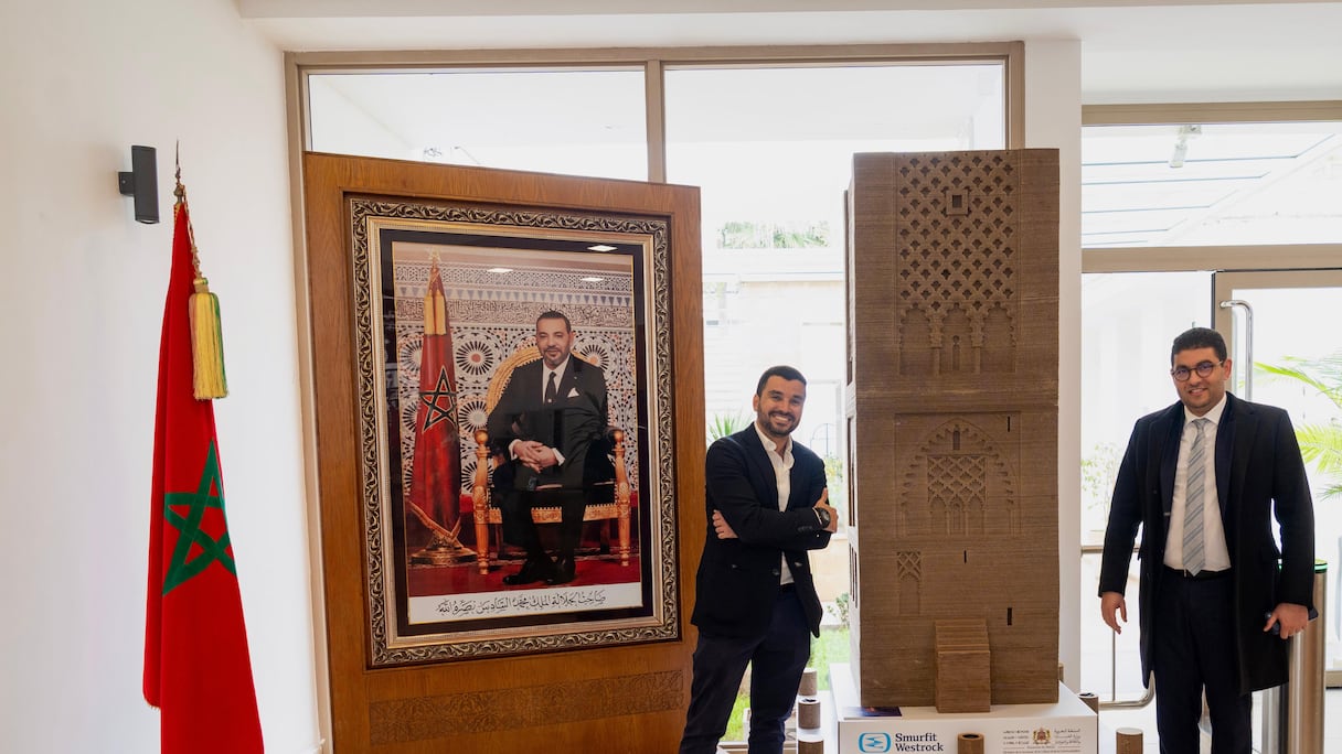 Le ministre de la Jeunesse, de la Culture et de la Communication, Mehdi Bensaid, et Mounir Naciri, PDG de Smurfit Westrock Maroc.