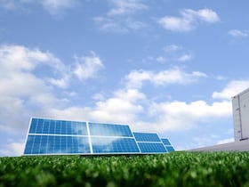 L'hydrogène vert, produit à partir d'eau et d'électricité issues d'énergies renouvelables.