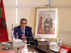 Le chef du gouvernement, Aziz Akhannouch, préside une réunion avec les représentants des centrales syndicales, le 9 février 2022, à Rabat.
