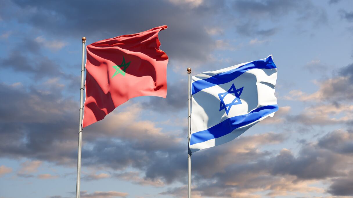 Les drapeaux du Royaume du Maroc et de l'Etat d'Israël.