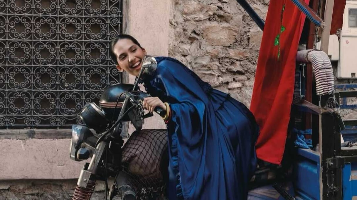 Manal Benchlikha pose pour le magazine Vogue Arabia à Marrakech.