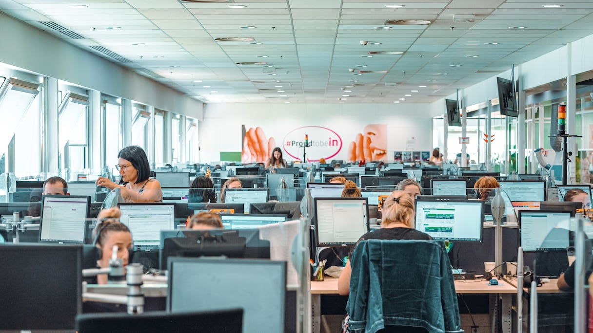 Dans un des bureaux d'Intelcia.