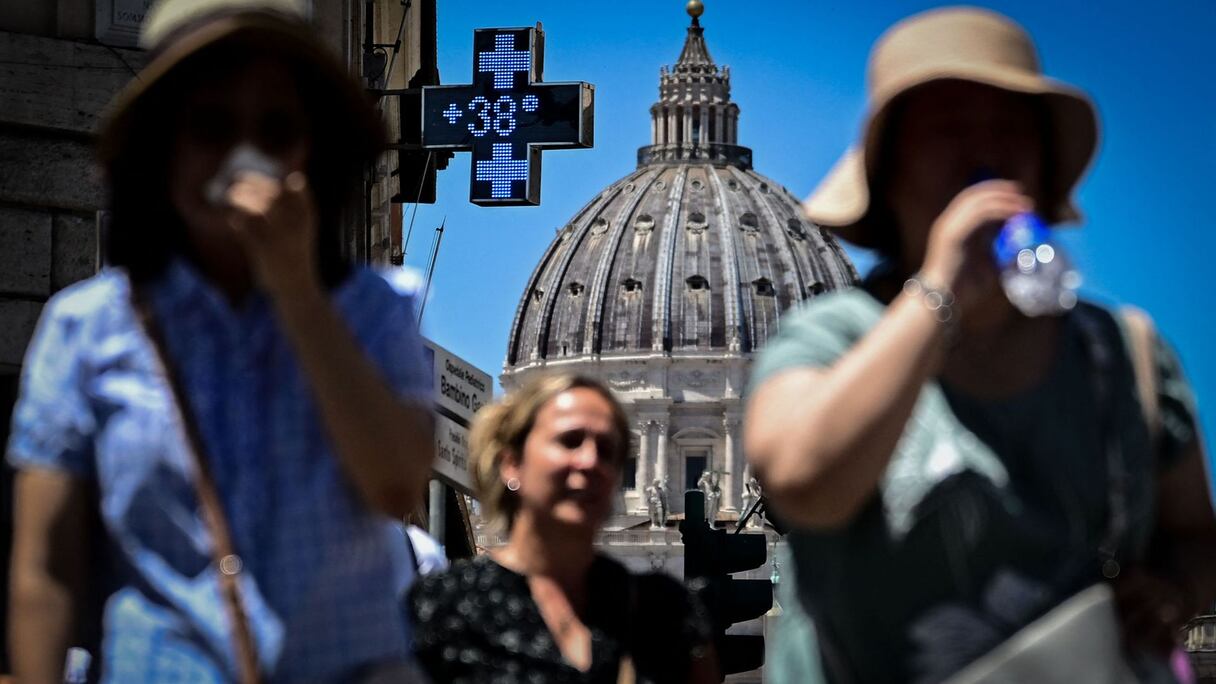 L'Espagne, le Portugal, l'Italie et la France sont écrasés par la chaleur depuis plusieurs jours, avec des pics enregistrés jusqu'à 44 degrés.