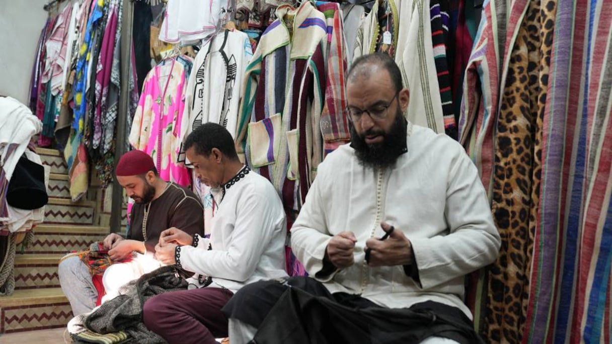 Photo du dossier du Maroc inscrit sur la liste représentative du patrimoine culturel immatériel de l'Unesco portant sur "le caftan marocain: art, traditions et savoir-faire".