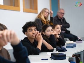 Lors d'un atelier éducatif organisé au Lycée français international Louis Massignon à Casablanca.