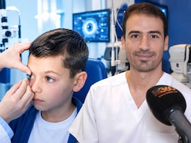 الدكتور محمد الشريف خليفي، أخصائي طب وجراحة العيون