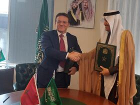 Le ministre du Transport et de la logistique, Mohammed Abdeljalil et son homologue saoudien, Saleh Al-Jasse.