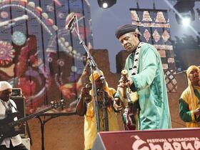 Le maâlem Mustapha Baqbou est connu pour son ouverture aux fusions. Celle avec Will Calhoun a été exceptionnelle !