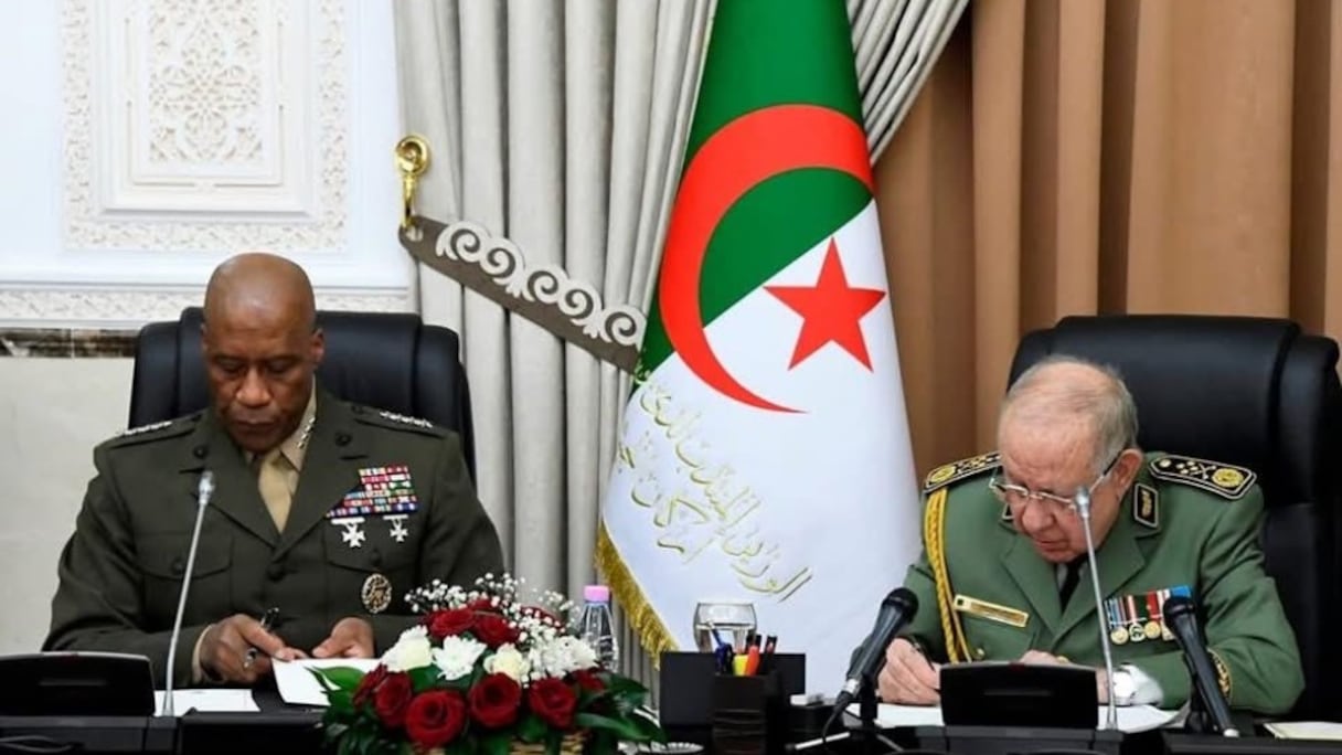 Lors de la signature, le 22 janvier 2025, du mémorandum d’entente militaire entre les Etats-Unis et l'Algérie, représentés respectivement par le commandant de l’Africa Command, le général Michael Langley, et Saïd Chanegriha, le chef de l’ANP.