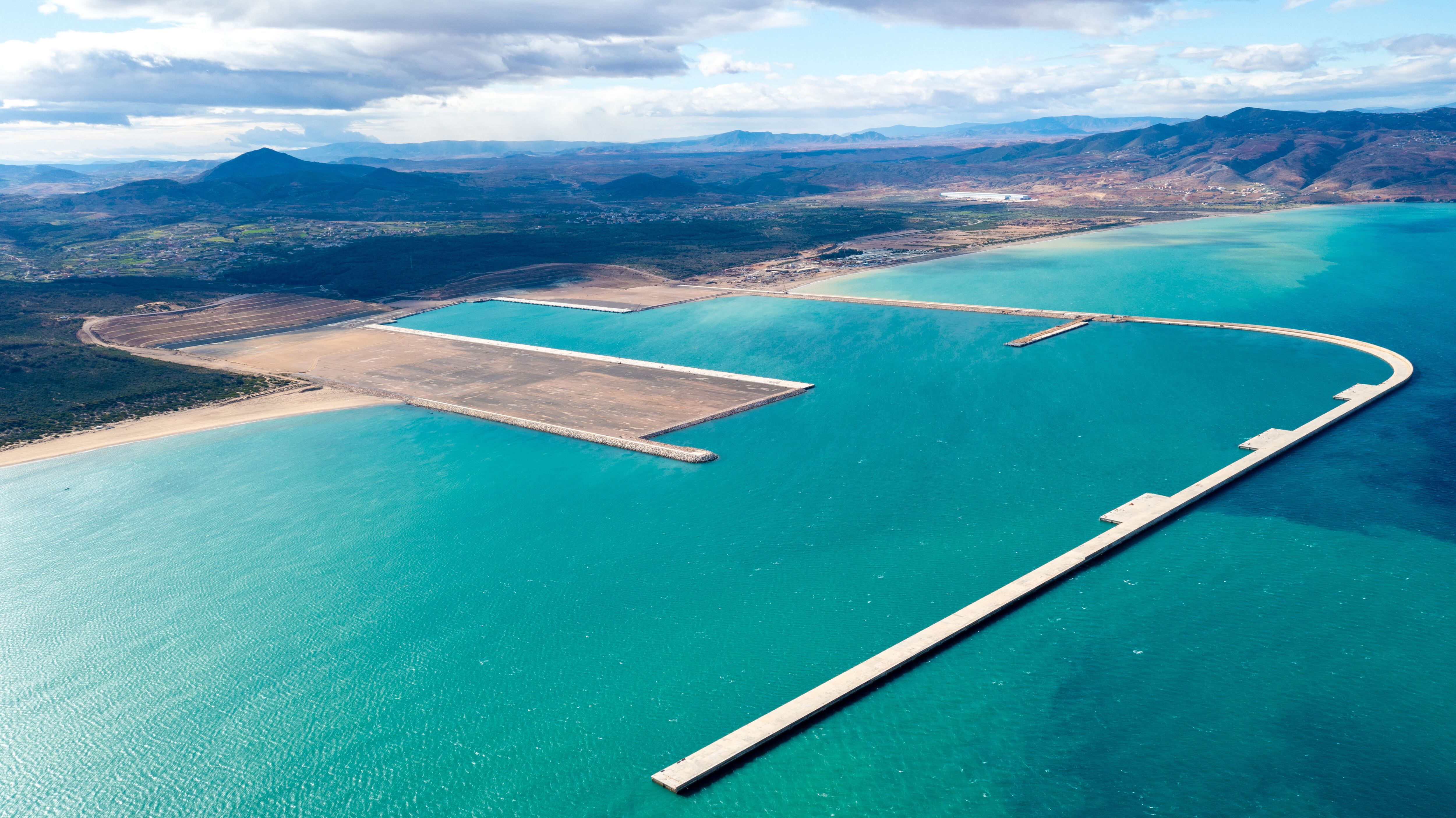 Компания Nador West Med привлекла 2,2 млрд дирхамов для завершения строительства нового порта