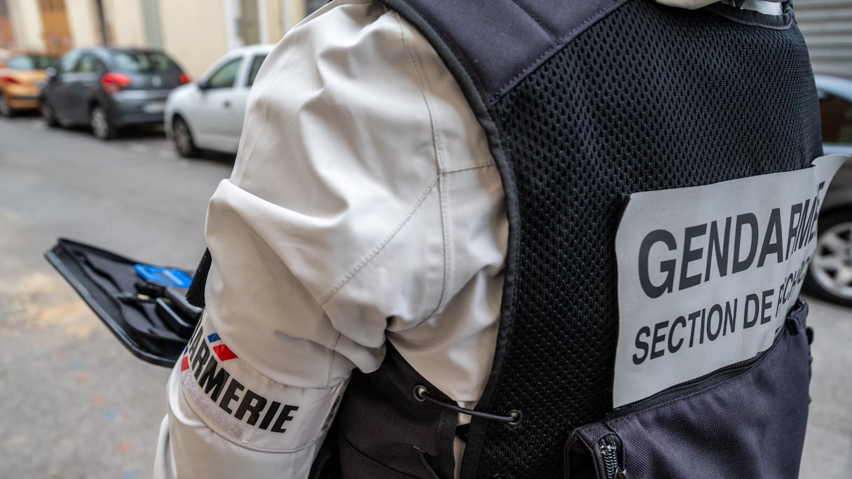 Un élément de la Section de recherches de la Gendarmerie nationale française.