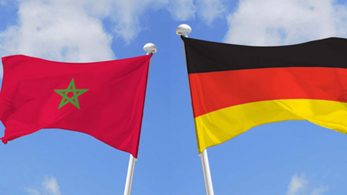 Les drapeaux du Maroc et de l'Allemagne.