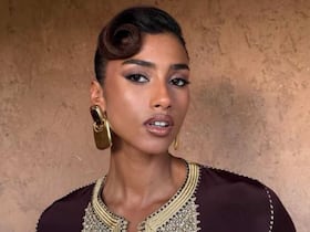 La top model maroco-égyptienne Imaan Hammam, en caftan marocain.